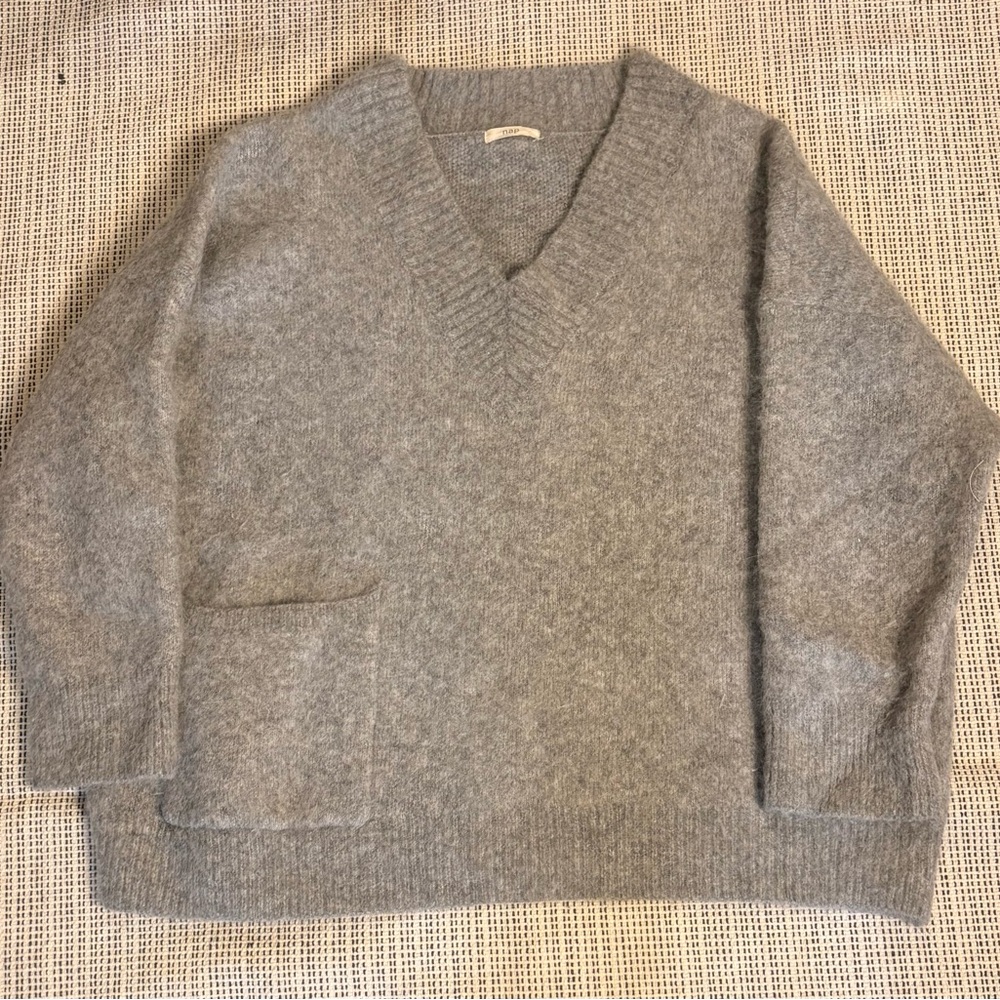 Cozy V-Neck Women's Sweater in Heather Gray